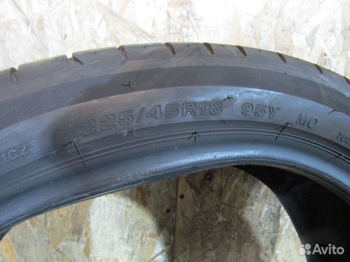 Bridgestone Potenza S001 225/45 R18