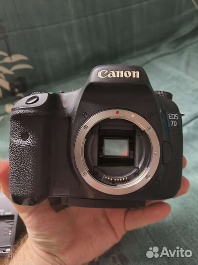 Зеркальный фотоаппарат canon 7d