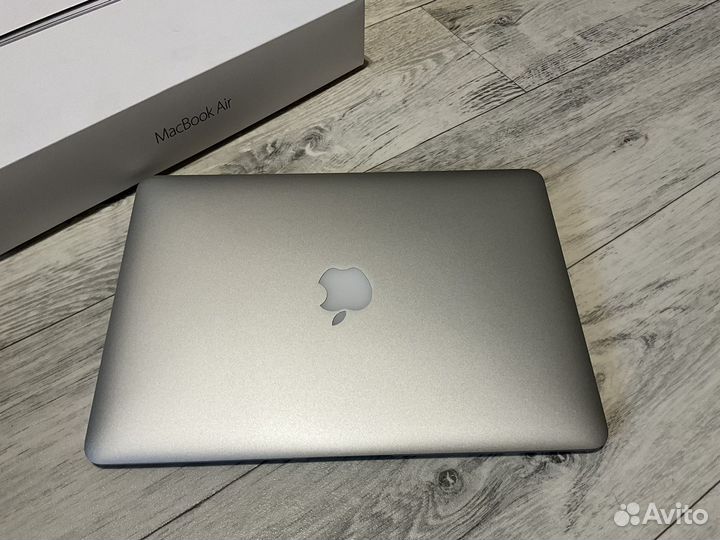 Apple MacBook Air 13 (2017)