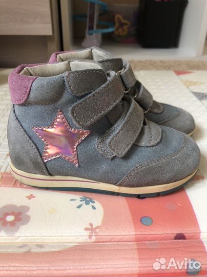 Ботинки для девочки 23-24