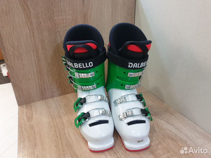 Горнолыжные ботинки и лыжи детские 22