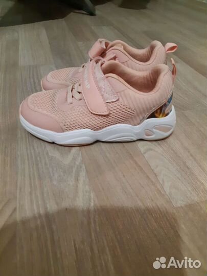 Кроссовки для девочки 28 размер