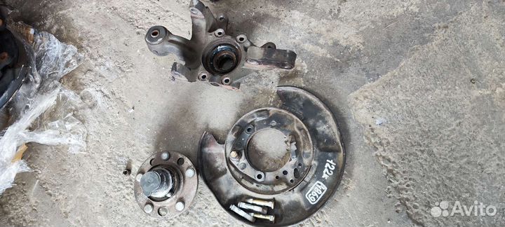 Задняя ступица левая lexus 330 kluger