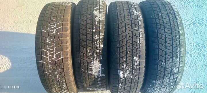 Bridgestone Blizzak DM-V1 225/65 R18