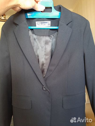 Продается школьный пиджак на девочку.SkyLake