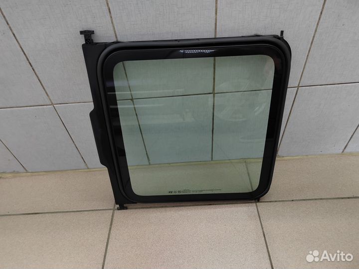 Форточка правой сдвижной двери Grand Starex H-1