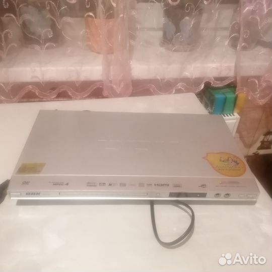 Видио проигрыватель. Почти новый