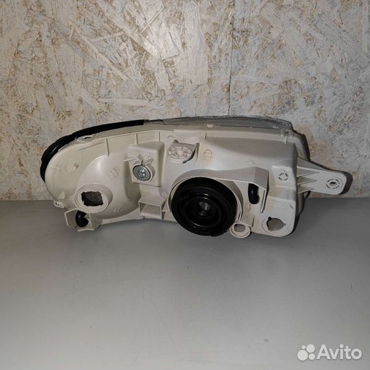 Фара левая Hyundai Accent (Тагаз) под корректор