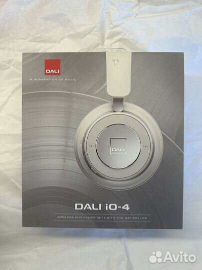 Dali IO-4 chalk white
