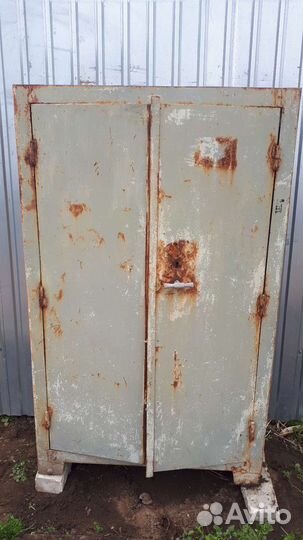 Шкаф металлический