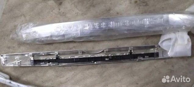 Накладка на крышку багажника хром Toyota Land Crui