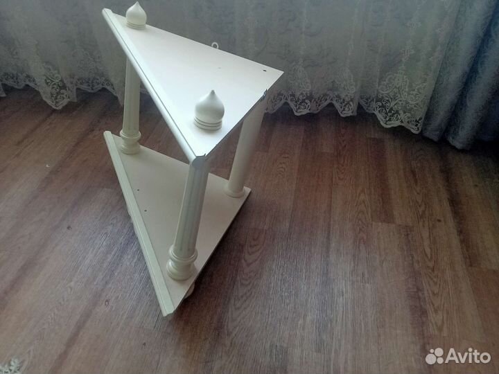 Угловая полка для икон