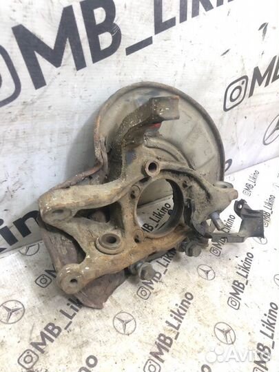 Кулак задний правый Mercdes W221 W216