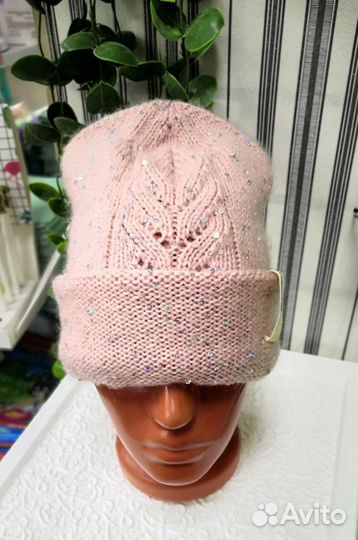 Шапки, варежки, манишки вязаные по индивидуальному