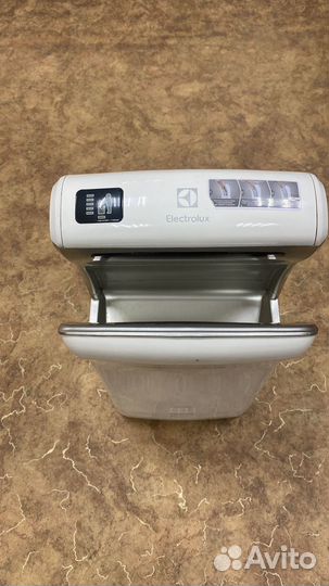 Сушилка для рук Electrolux ehda/HPF-1200W