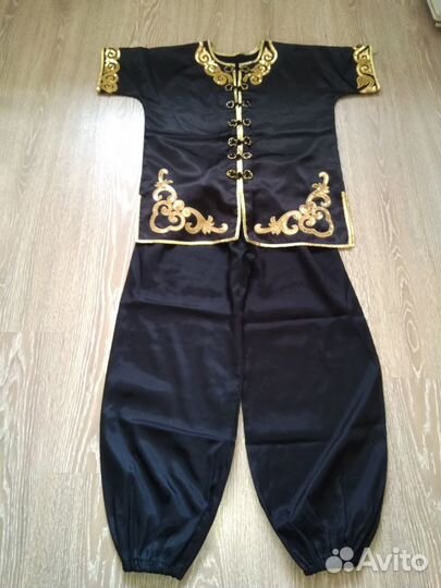 Продам форму для ушу б/у