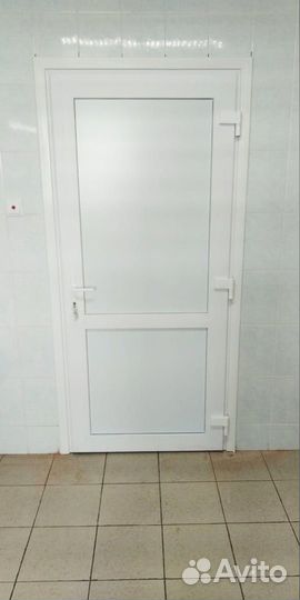 Пластиковые двери