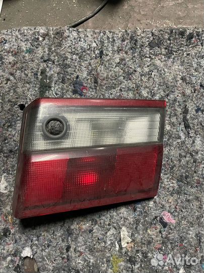 Вставка крышки багажника Toyota Corona T-190