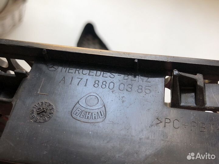 Защитная решетка капота на Мерседес Mercedes-benz