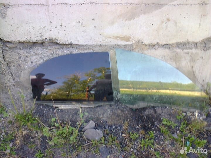 Продам стёкла тойота платц 2000г