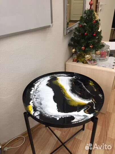 Сервировочный столик