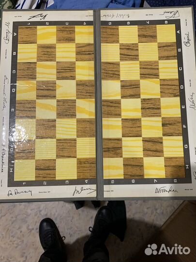 Шахматная доска без фигур