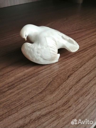 Статуэтка Голубь