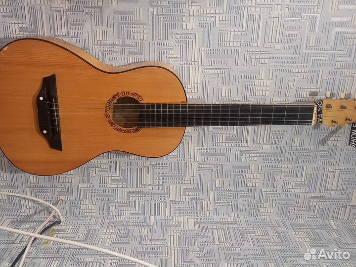 Акустическая гитара