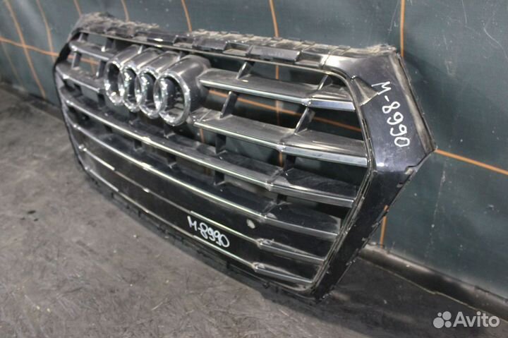 Решетка радиатора - Audi Q5