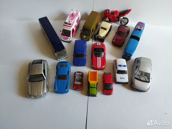 Модели машин пакетом 16 штук