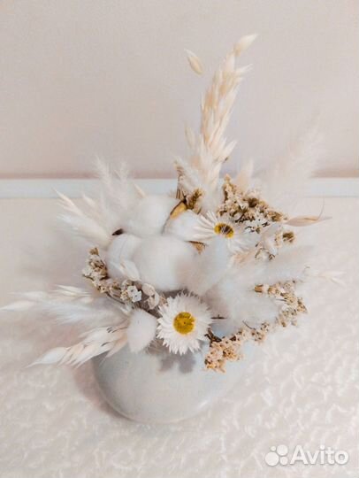 Букеты из сухоцветов в кашпо. Цветы