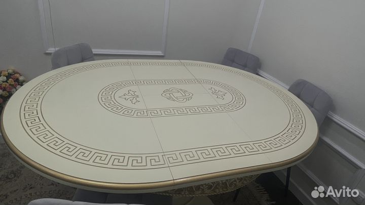 Продам стол