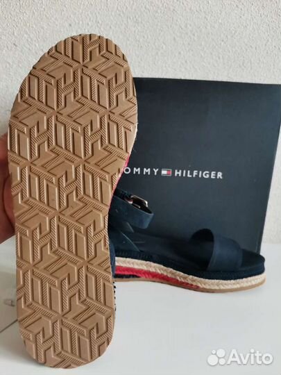 Tommy hilfiger сандалии босоножки женские 39