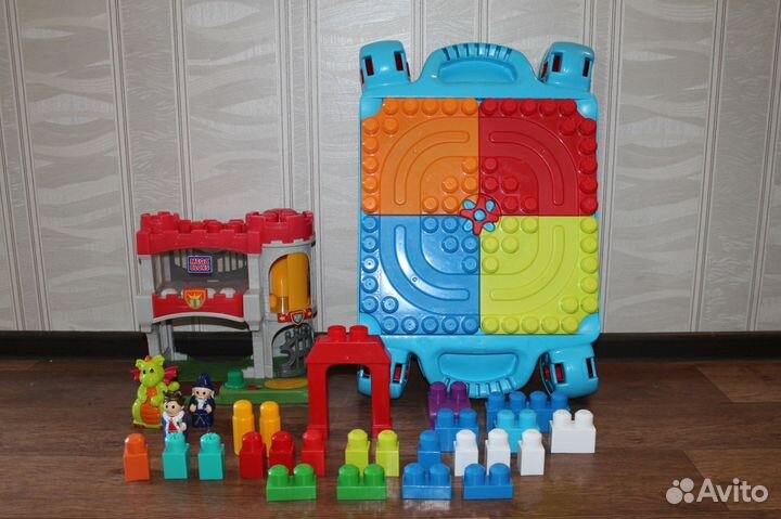 Конструктор и замок Мега блокс