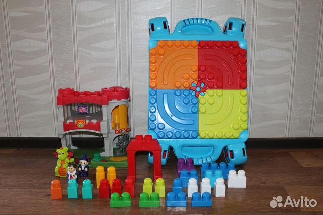 Конструктор и замок Мега блокс