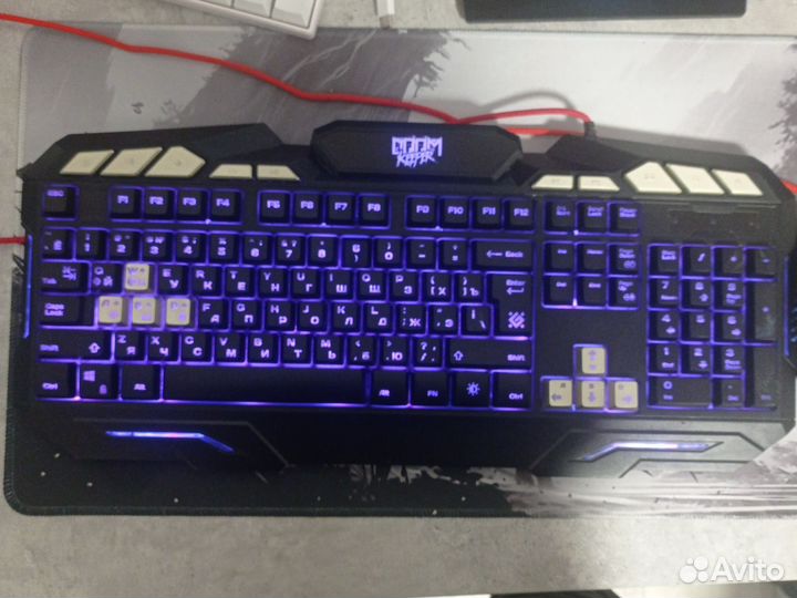 Игровая клавиатура и мышь