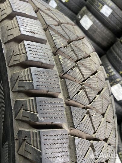 Bridgestone Blizzak DM-V2 255/70 R17