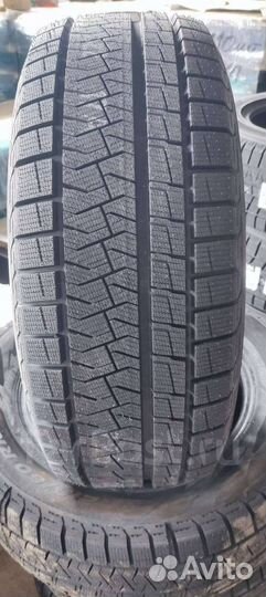 Pirelli Formula Ice FR 235/45 R18 98T