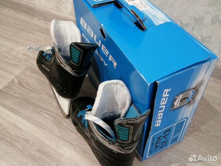 Хоккейные коньки bauer