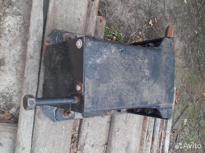 Кронштейн запаски Рено Вольво