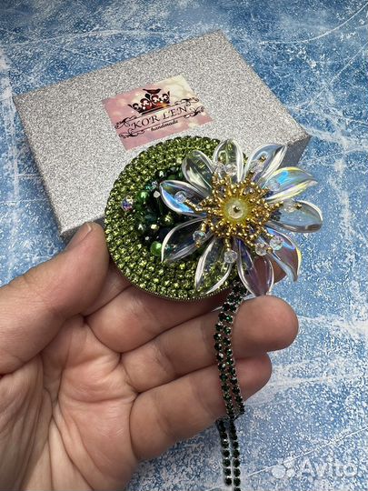 Брошь ручной работы