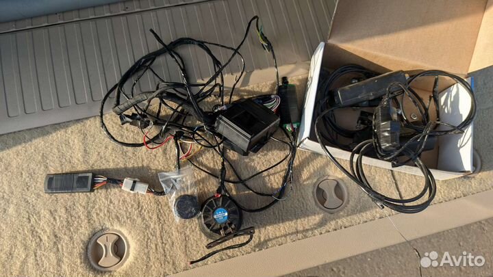 Сигнализация автолокатор б/у с замками капота