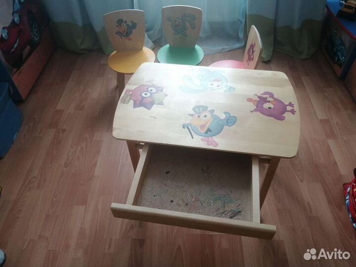 Стол детский со стульями