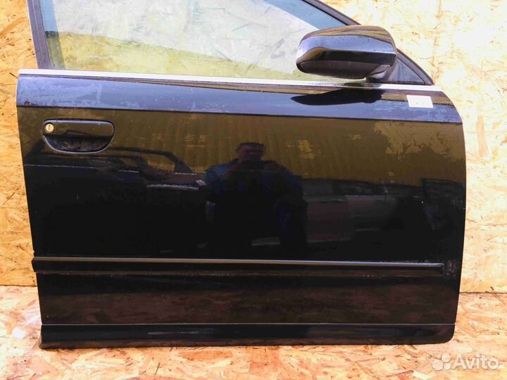 Дверь передняя правая Audi A4 B7 8ED 8K2 В сборе