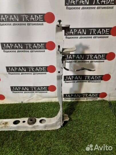 Рамка радиатора Toyota Auris ZRE151 1zrfe 2007