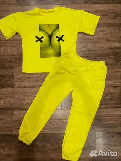 Спортивный костюм женский