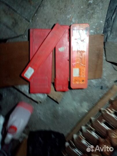 Продам знаки