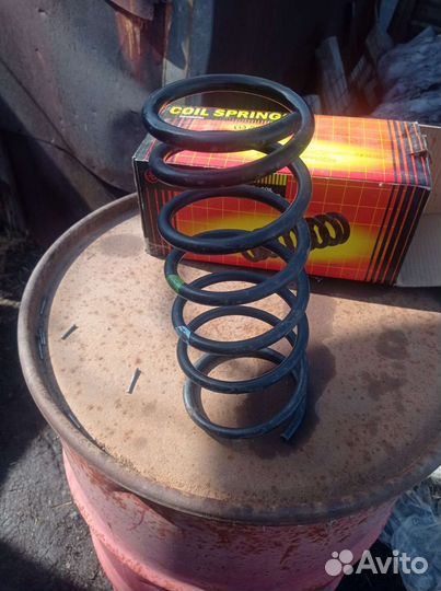 Пружина задняя на toyota corona AT170