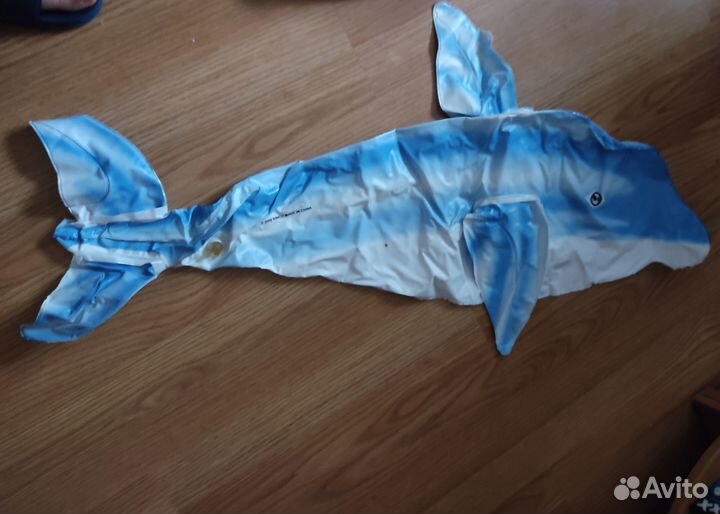 Нарукавники, машинка и дельфин для плавания