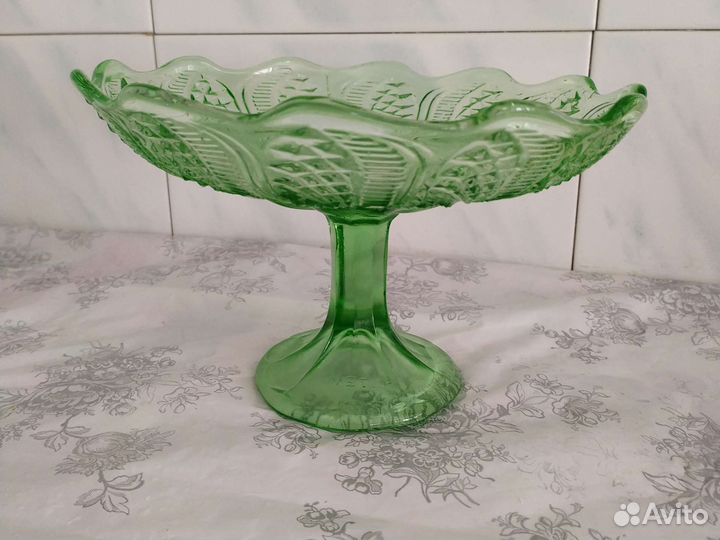 Ваза для фруктов на ножке цветное стекло СССР